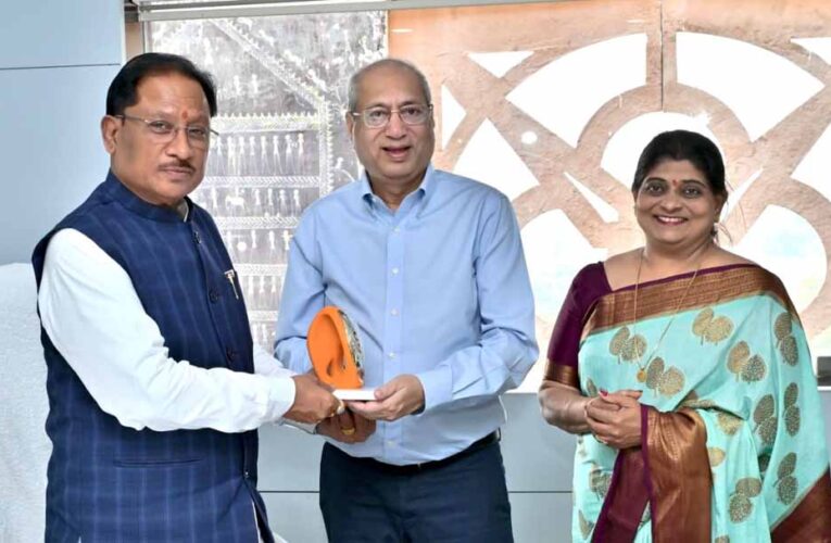 मुख्यमंत्री साय से एनएमआईएमएस के प्रतिनिधियों ने की सौजन्य मुलाकात