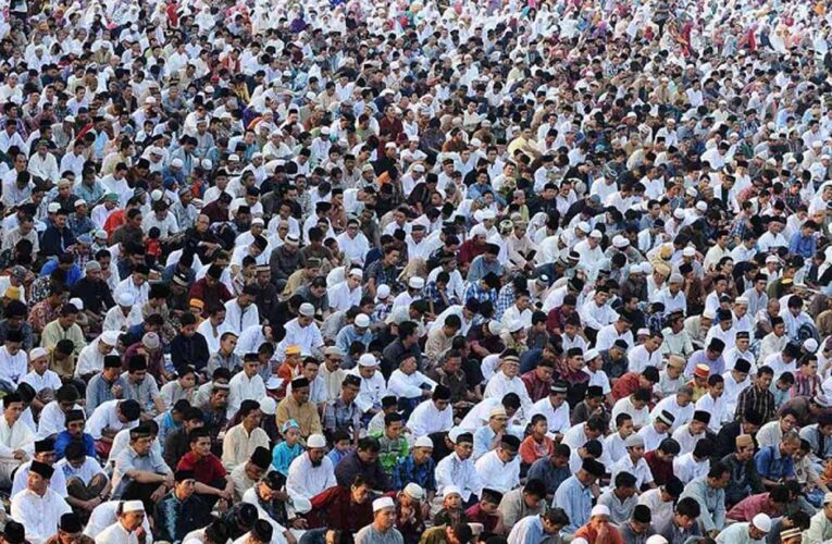 2030 तक जनसांख्यिकी में बड़ा उलटफेर: इस देश में मुस्लिम आबादी होगी बहुसंख्यक, हिंदू रह जाएंगे अल्पसंख्यक