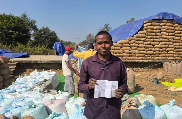 धान उपार्जन केन्द्रों की पारदर्शी व्यवस्था से किसानों को मिल रही सुविधा, किसान पिंकू कुजूर ने की धान खरीदी व्यवस्था की सराहना