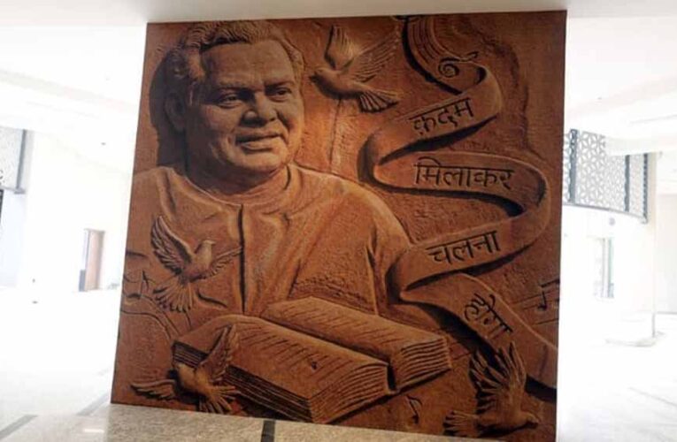 श्रीगोरक्षपीठ के प्रति थी गहरी श्रद्धा, महंत अवेद्यनाथ से था आत्मीय नाता