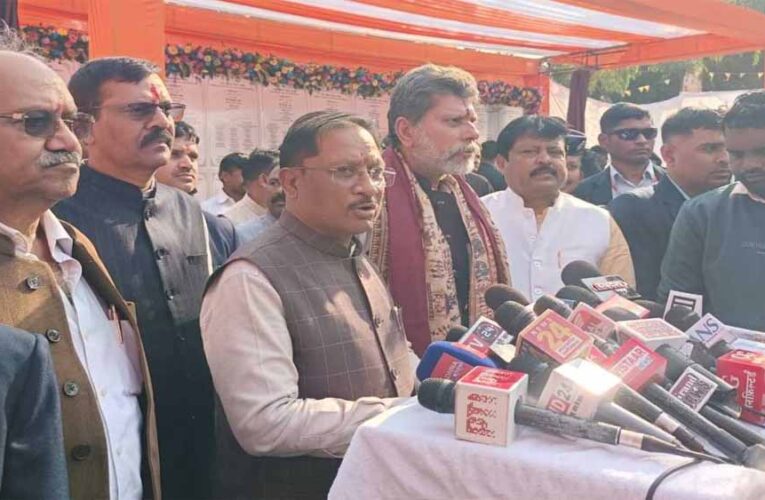 धर्मांतरण पर CM साय का बयान, विधायक पुरंदर ने मैग्नेटो मॉल विवाद पर कानून का पालन करने की दी चेतावनी