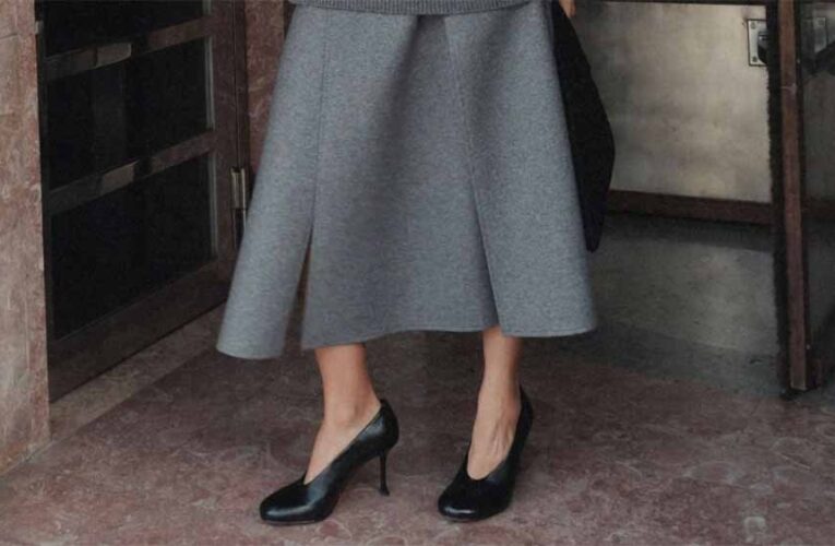 पुरुषों को दीवाना बना देती है हाई हील