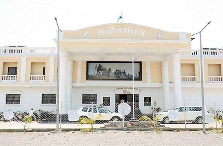 कांग्रेस का BJP पर हमला: बहुमत के बावजूद धर्मांतरण पर कानून क्यों नहीं? अशांति फैलाने वालों को संरक्षण का आरोप