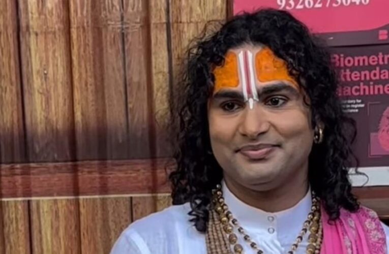 कथावाचक अनिरुद्धाचार्य की मुश्किलें बढ़ीं, बेटियों पर विवादित बयान पर कोर्ट में दर्ज हुआ परिवाद