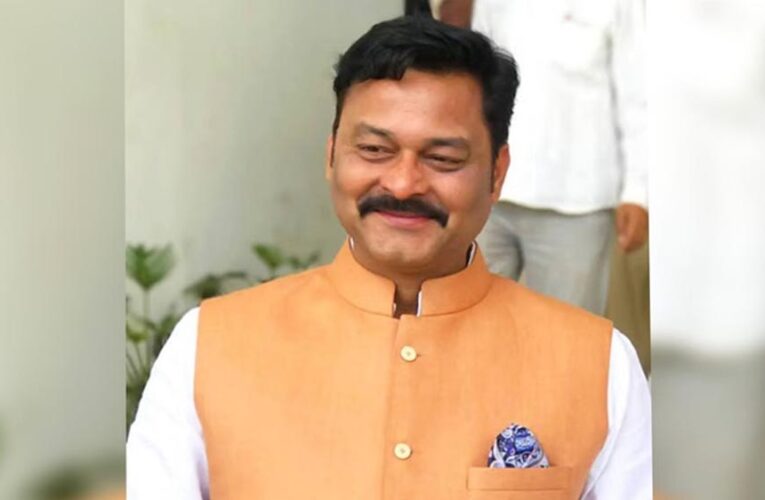 राष्ट्रीय जनजाति आयोग कराएगा विधायक संजय पाठक की जांच, आदिवासी के नाम पर जमीन खरीदी की रिपोर्ट मांगी