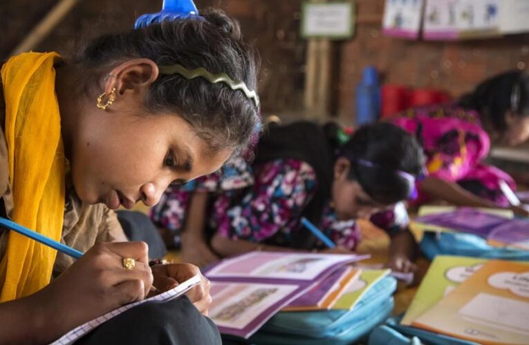 सीएम योगी की प्रेरणा से कस्टम ज्वेलरी उद्यम ने बदली ग्रामीण महिलाओं की जिंदगी