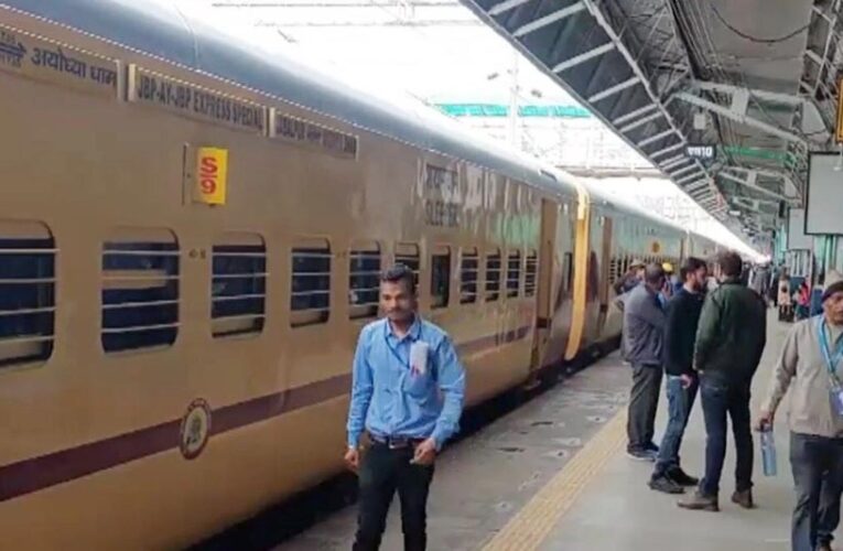 आठ माह में गंदगी फ़ैलाने वालों से रेलवे ने 24 लाख 82 हजार से अधिक का जुर्माना वसूला