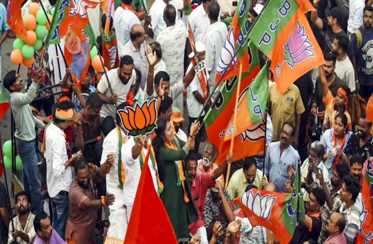 केरल निकाय चुनाव में कांग्रेस की वापसी, BJP की एंट्री और लेफ्ट को झटका: क्या बदल रहा है सियासी गणित?