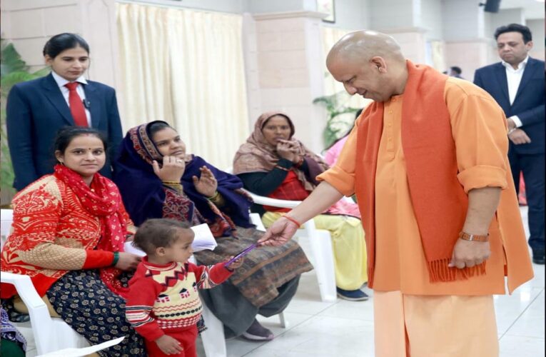 आमजन की समस्याओं के समाधान पर निगरानी रखें जनपदों में तैनात पुलिस के वरिष्ठ अधिकारीः मुख्यमंत्री योगी आदित्यनाथ