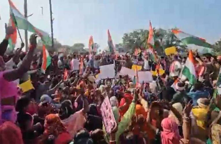 श्री सीमेंट परियोजना पर बवाल: 200+ ट्रैक्टरों के साथ SDM ऑफिस पहुंचे हजारों ग्रामीण, जनसुनवाई रद्द की मांग तेज