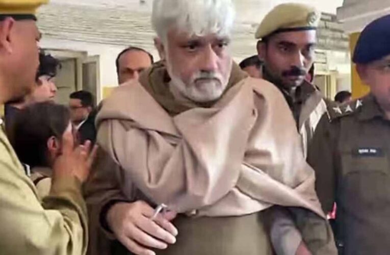 30 करोड़ की ठगी मामले में विक्रम भट्ट की मुश्किलें बढ़ीं, उदयपुर कोर्ट ने फिर खारिज की जमानत