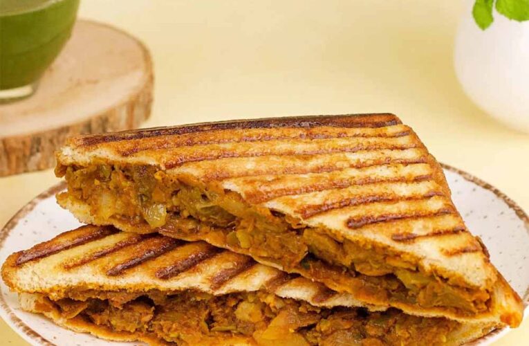 सुबह के नाश्ते में बनाएं आलू के टेस्टी सैंडविच, स्वाद ऐसा कि बच्चे-बड़े सभी मांगेंगे दोबारा