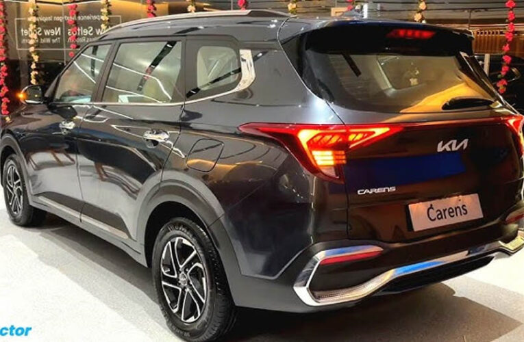 किआ कैरेंस CSD ग्राहकों के लिए शुरू, बेस मॉडल की कीमत ₹14.32 लाख