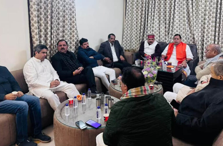 बंद कमरे में 52 ब्राह्मण विधायकों की बैठक, यूपी में सियासी तापमान हुआ गरम