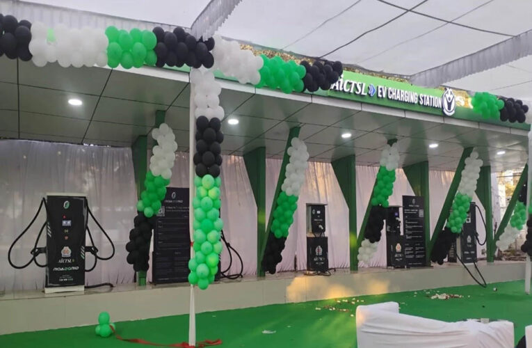 इंदौर में शुरू हुआ पहला सुपर ईवी चार्जिंग स्टेशन, 45 मिनट में पूरी होगी कार की बैटरी