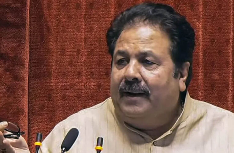 कांग्रेस नेता राजीव शुक्ला का शमाइल नदवी पर हमला: ‘संविधान के ऊपर कोई नहीं, कड़ी कार्रवाई होनी चाहिए’