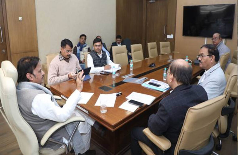 मैनपावर भर्ती की प्रक्रिया समय से करें पूर्ण: उप मुख्यमंत्री शुक्ल