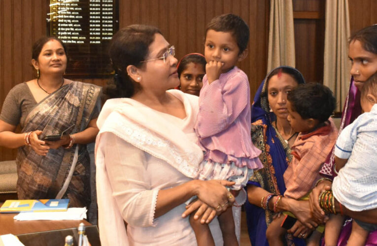 रायपुर : कुपोषण मुक्ति की दिशा में सफल रहा मिशन गोद अभियान : जनभागीदारी से जिले में 20 प्रतिशत बच्चों को मिली कुपोषण से मुक्ति