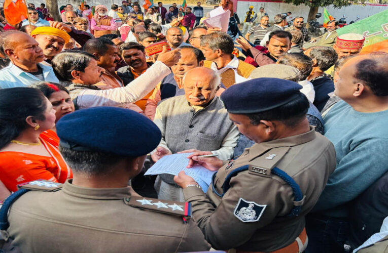 कोतमा में बीजेपी कार्यकर्ताओं ने पुलिस अधीक्षक को सौंपा ज्ञापन, क्षेत्रीय मुद्दों पर उठाया सवाल
