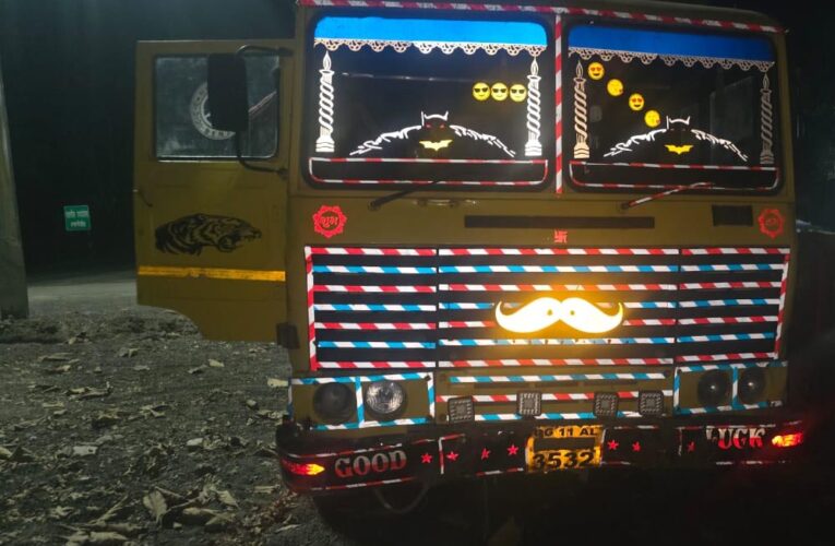 रायपुर : अवैध खनन और परिवहन पर जिला प्रशासन की सख्त कार्रवाई, 5 वाहन जब्त