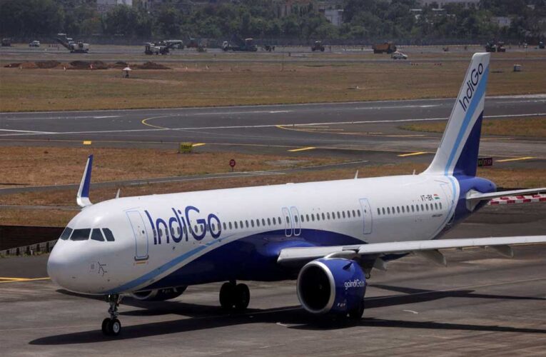 DGCA की सख्ती का असर: IndiGo ने रद्द की 550 उड़ानें, एयरलाइन ने जारी की माफ़ी
