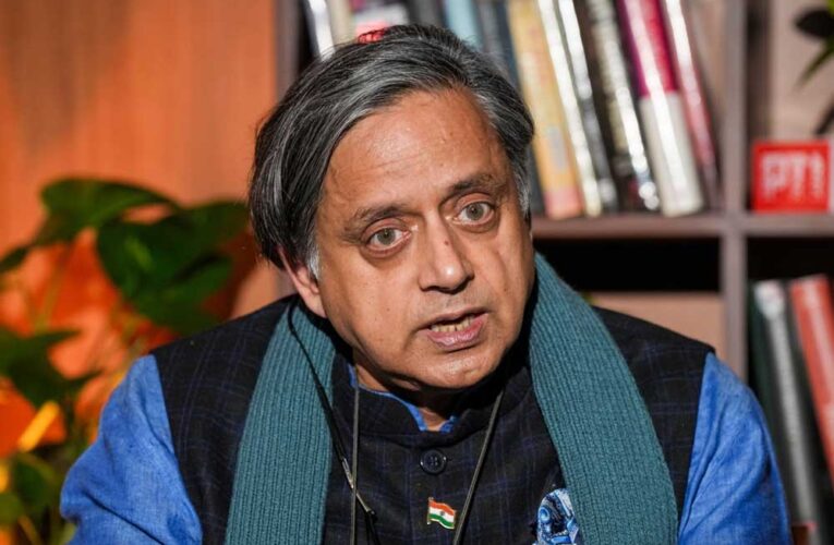 कांग्रेस में बढ़ी बेचैनी: शशि थरूर फिर अहम बैठक से नदारद, वजह पर उठे सवाल