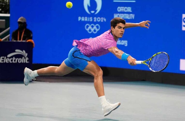 कार्लोस अल्काराज ने मियामी में प्रदर्शनी मैच में बिखेरा जलवा