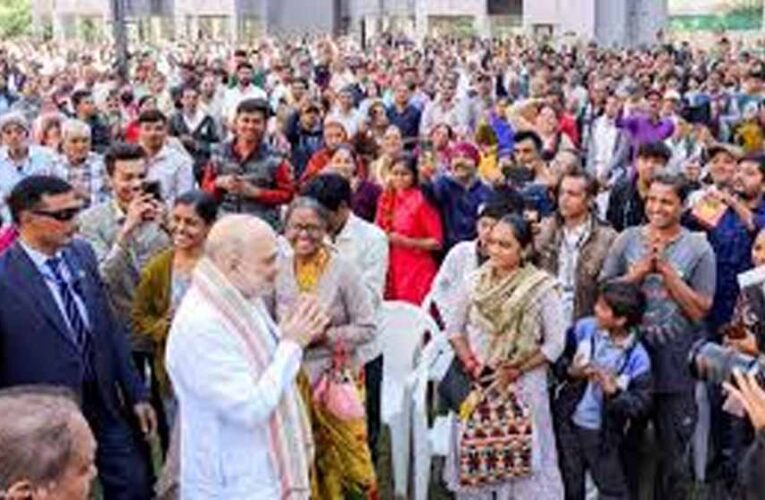 अमित शाह का गुजरात दौरा: पीएमएवाई के तहत बने ईडब्ल्यूएस घरों का किया उद्घाटन