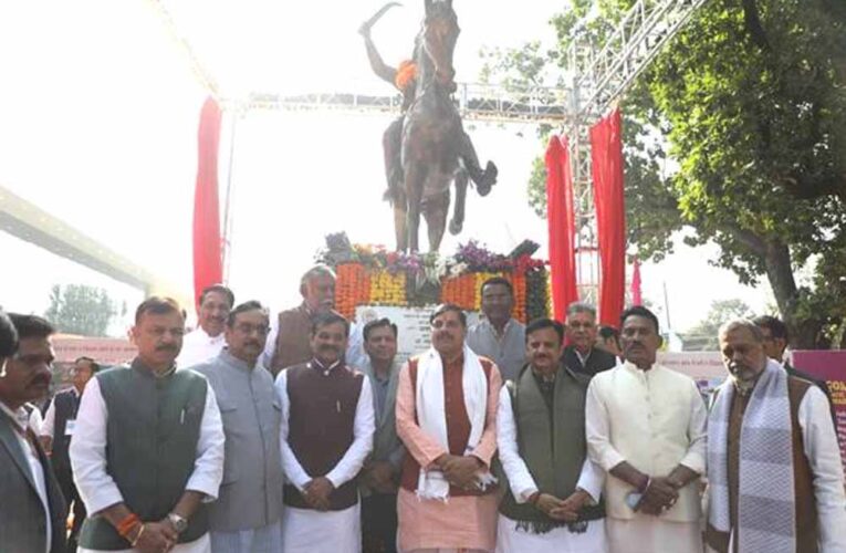 मुख्यमंत्री डॉ. यादव ने महाराजा छत्रसाल और सरदार पटेल की प्रतिमा का अनावरण किया
