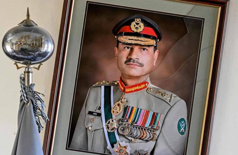 ‘आसिम मुनीर’ के नाम पर KP विधानसभा में हंगामा, पाकिस्तान सेना को मिली कड़ी नसीहत