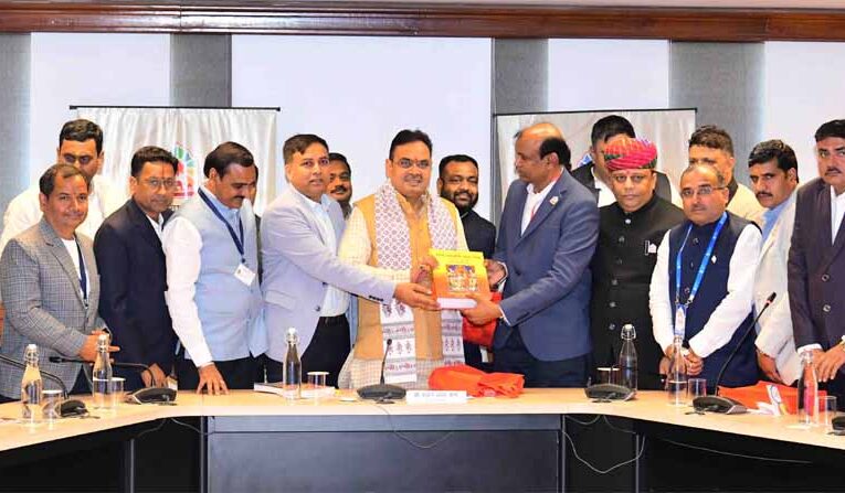 मुख्यमंत्री को प्रवासी राजस्थानी दिवस के ऐतिहासिक आयोजन के लिए प्रवासी राजस्थानियों ने दी बधाई