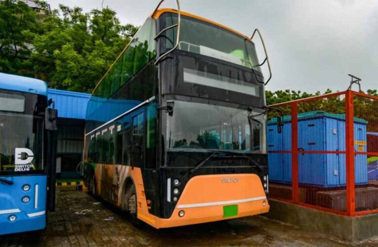 दिल्ली को मिली नई सौगात: 30 साल बाद सड़कों पर लौटेगी डबल डेकर बस, जानिए आधुनिक फीचर्स