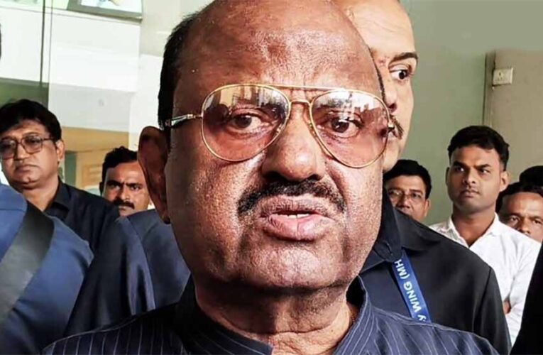 मेस्सी कार्यक्रम पर हंगामा: आयोजकों पर हत्या की कोशिश का केस दर्ज करने की मांग, राज्यपाल आनंदबोस भड़के