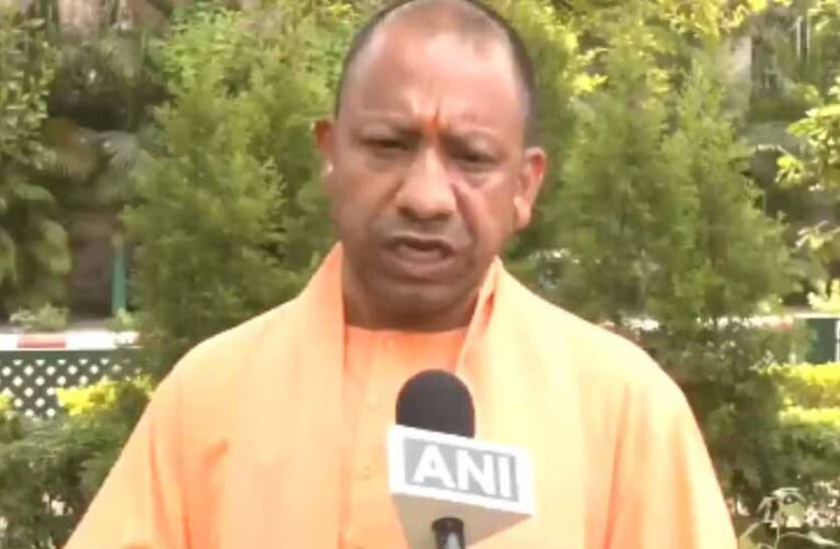 कांग्रेस के तुष्टीकरण और जिन्ना की राजनीति ने वंदे मातरम को बनाया विवाद का मुद्दा : मुख्यमंत्री योगी आदित्यनाथ