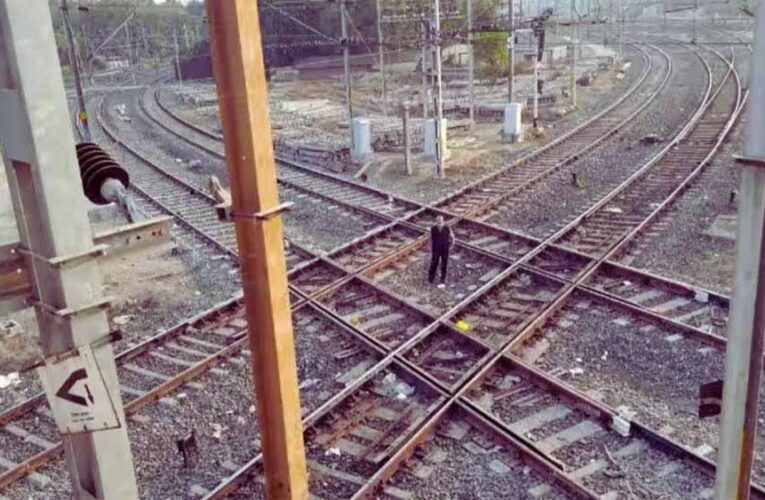 देश की अनोखी डायमंड क्रॉसिंग: जहाँ चार दिशाओं से दौड़ती ट्रेनें भी नहीं करती टक्कर