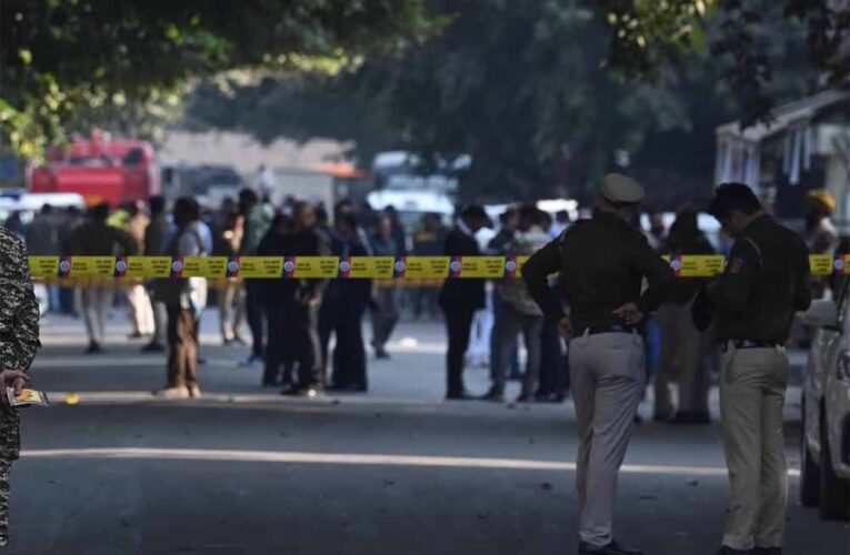 दिल्ली में साइड देने पर मौत की सज़ा! बीच सड़क DTC बस ड्राइवर की पीट-पीटकर हत्या