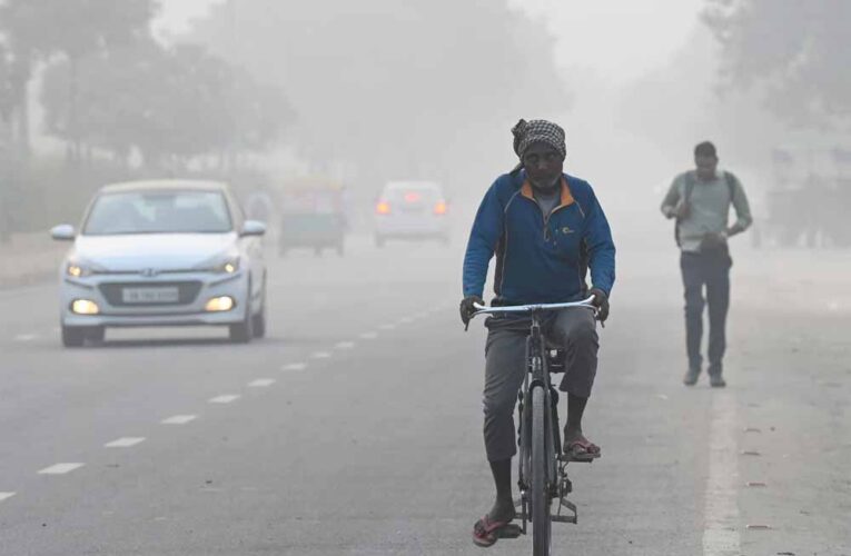 दिल्ली की हवा में राहत! 24 दिन बाद ‘बेहद खराब’ श्रेणी से बाहर, तापमान गिरकर 5.7° तक पहुंचा