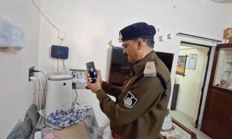 तीन दिन तक ‘डिजिटल अरेस्ट’ का ड्रामा, असली पुलिस आते ही ठग फरार