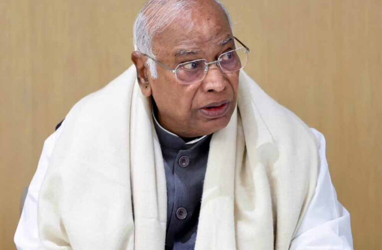 उम्मीद है आप बुरा नहीं मानेंगे… खरगे ने धनखड़ का जिक्र कर नए चेयरमैन को दिया बड़ा संदेश