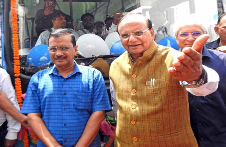 वायु प्रदूषण पर LG का केजरीवाल पर हमला, चिट्ठी में कहा– आपकी नीतियों से दिल्ली आपदा की गिरफ्त में