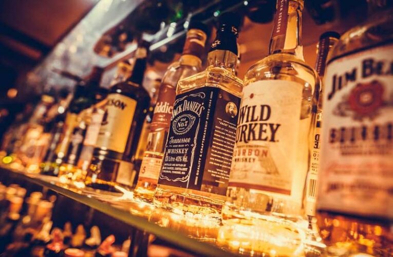 गुजरात में शराब नीति में बड़ा बदलाव, इस शहर में मिली शराब पीने की छूट—जानिए नया नियम