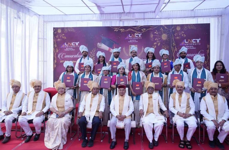 एलएनसीटी यूनिवर्सिटी में हुआ भव्य दीक्षांत समारोह! 5 विभूतियों को मिली मानक उपाधि
