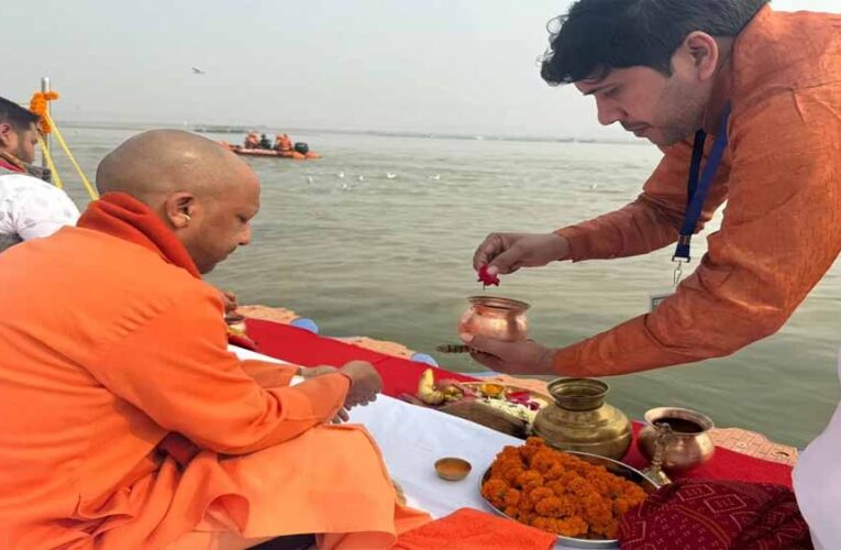 देश के सबसे बड़े वार्षिक धार्मिक मेले का काउंट डाउन शुरू,त्रिवेणी की पवित्र धारा में सम्पन्न हुआ गंगा पूजन