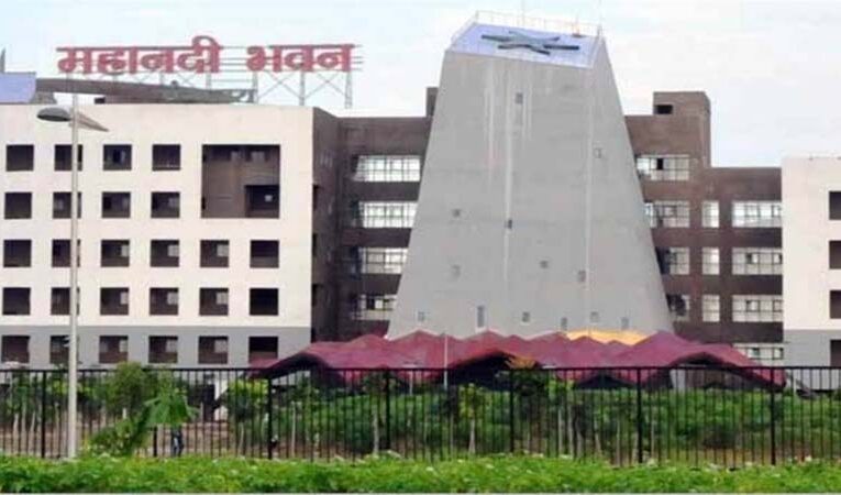 31 जनवरी तक सभी सरकारी अधिकारी-कर्मचारियों को देनी होगी अचल संपत्ति की जानकारी, शासन ने जारी किया पत्र