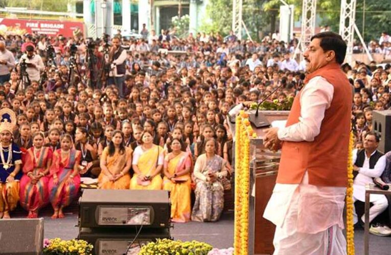 गीता अद्भुत और पवित्र ग्रंथ है, जीवन की सारी जिज्ञासाओं का समाधान गीता में है : मुख्यमंत्री डॉ. यादव