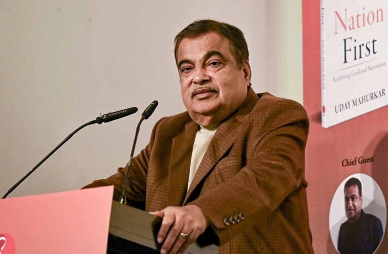 दिल्ली की जहरीली हवा से नितिन गडकरी भी बेहाल, बोले— तीन दिन में एलर्जी हो जाती है
