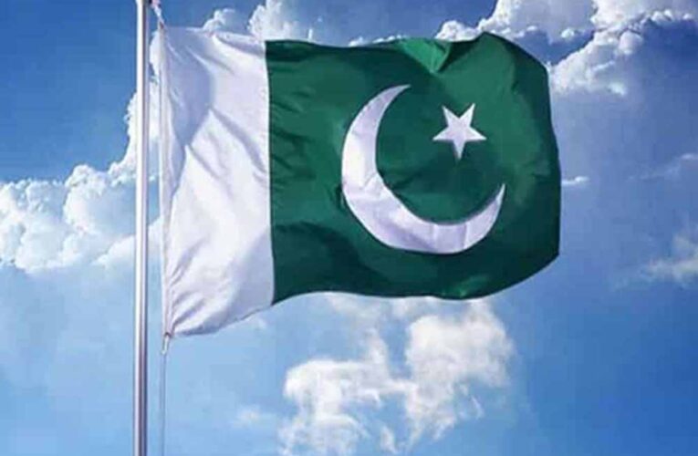 कंगाल पाकिस्तान पर IMF की मेहरबानी, शर्तें तोड़ने के बावजूद मिला बेलआउट पैकेज