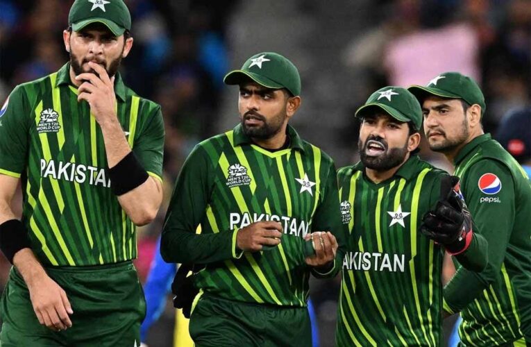 बाबर आजम से शाहीन अफरीदी तक बाहर! पाकिस्तान की टी20 टीम से क्यों कटे 4 बड़े स्टार?