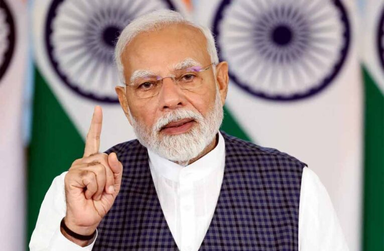 तकनीकी खराबी के बीच पीएम मोदी ने फोन से रैली को किया संबोधित, बंगाल की जनता से मांगी माफी