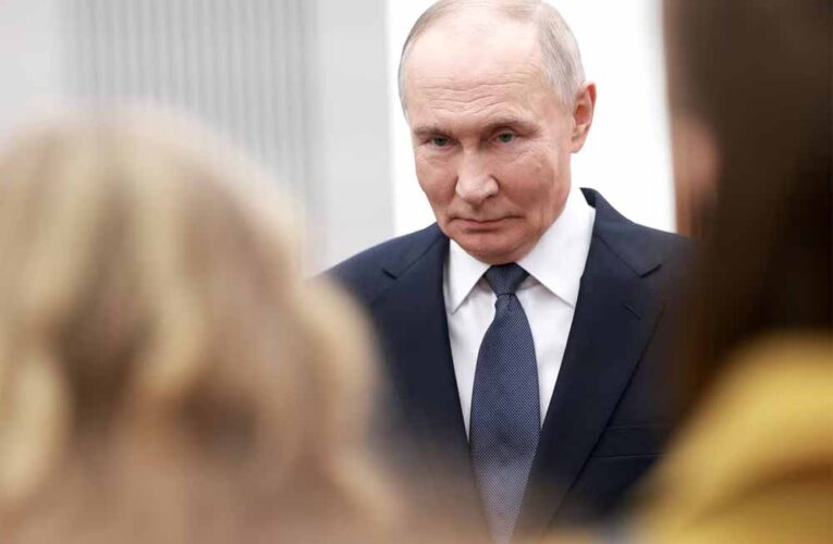 पुतिन की थाली तक पहुंचने से पहले हर निवाले की होती है जांच! जानिए क्या होता है उनके खाने में खास